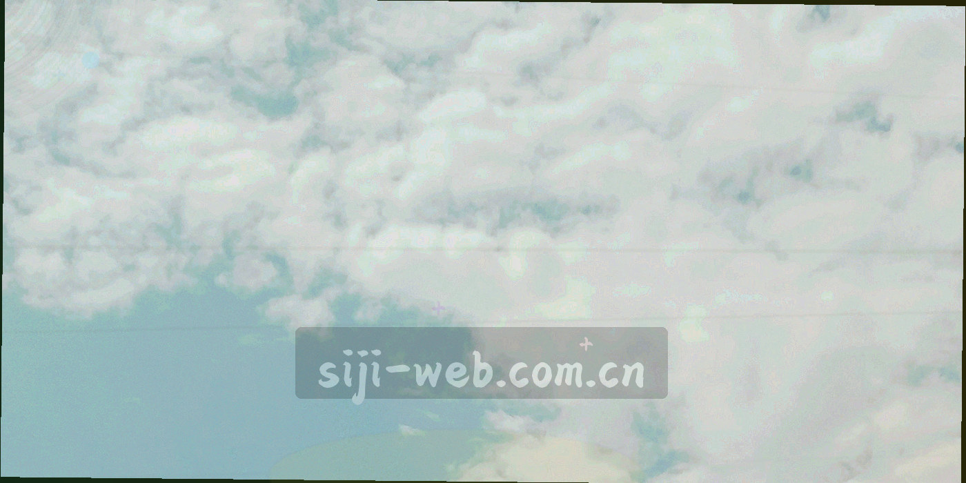 四季天气下的看台与边线局部，春绿与秋橙形成明显色块对比